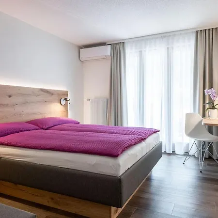Zur Traube Hotel